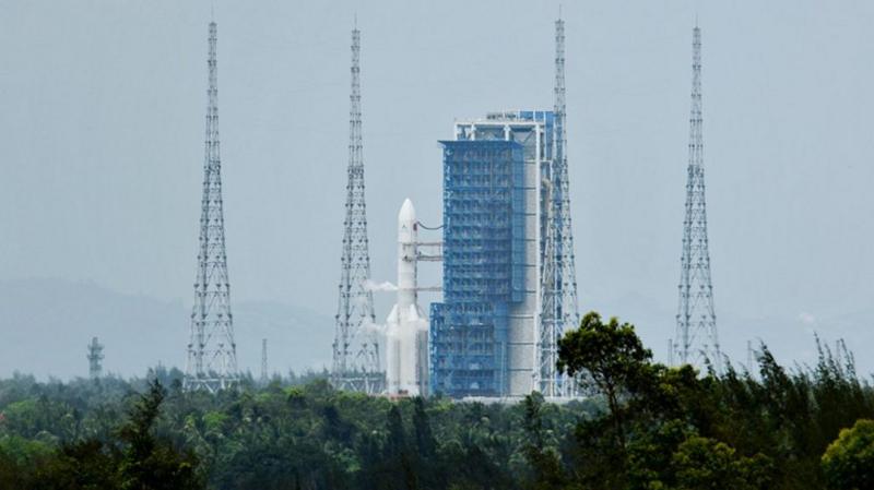 अहिलेसम्म कुनै यान जान नसकेको ठाउँमा जानका लागि चीनको रकेट चन्द्रमातर्फ उड्यो