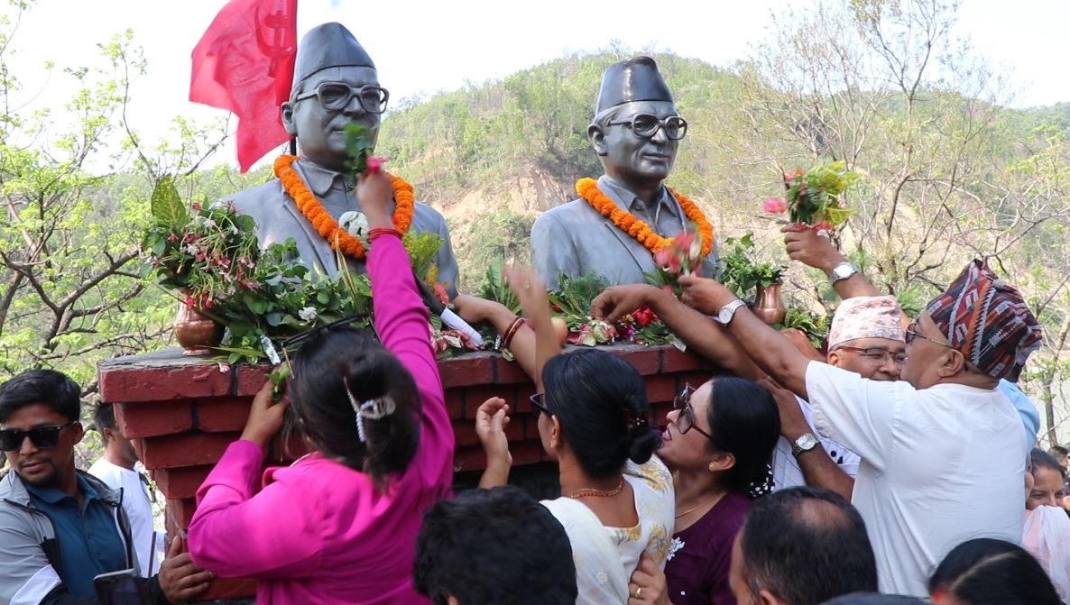 मदन भण्डारीलाई सम्झिँदै दासढुंगामा मदन-आश्रित स्मृति सभा (तस्वीरसहित)