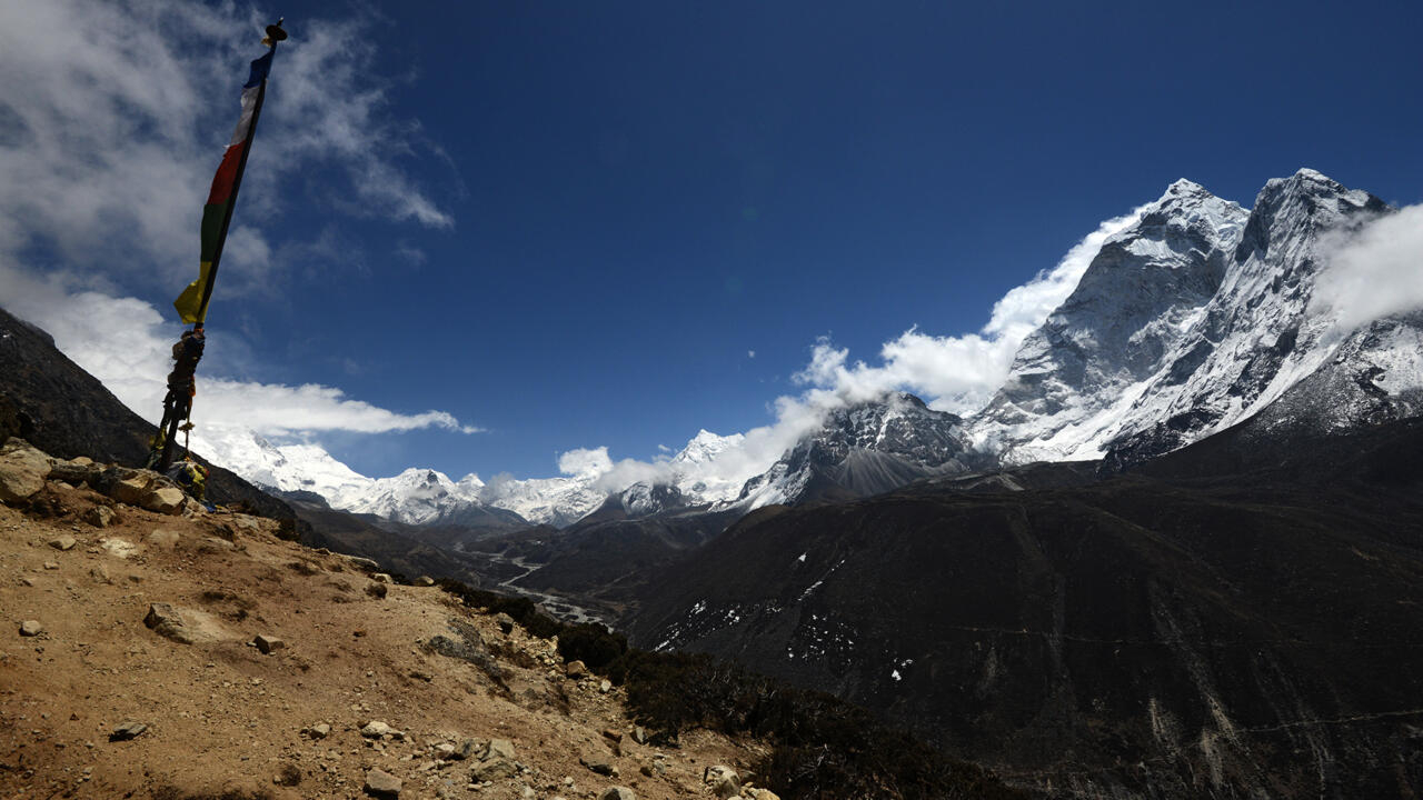 मकालु आरोहण गर्ने क्रममा फ्रान्सेली नागरिकको मृत्यु