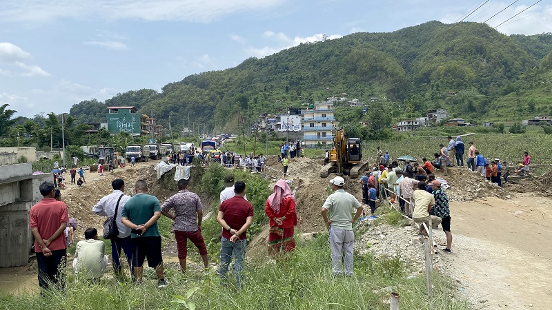 पृथ्वीराजमार्गको थर्पु–खैरेनीटार खण्ड एकतर्फी सञ्चालनमा