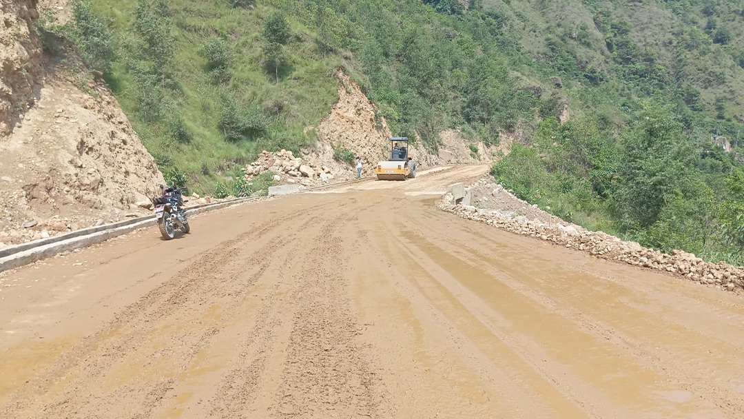 मालढुङ्गा–बेनी सडक कालोपत्र गर्न १३ दिन यातायात बन्द