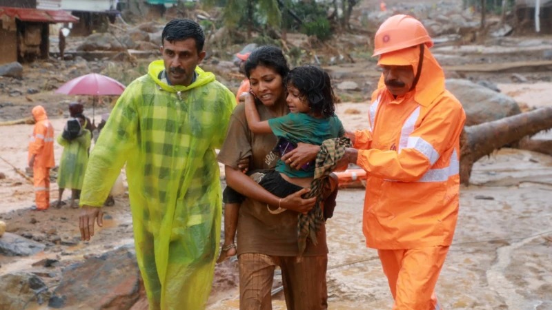 पहिरोमा परी २४ जनाको मृत्यु, ७० जना घाइते, अझै धेरै मानिस पहिरोमा फसेको आशंका