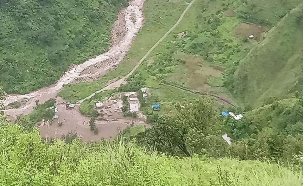 गोरखाको धार्चेमा पहिरोमा बेपत्ता पाँच जनाको अवस्था अझै अज्ञात