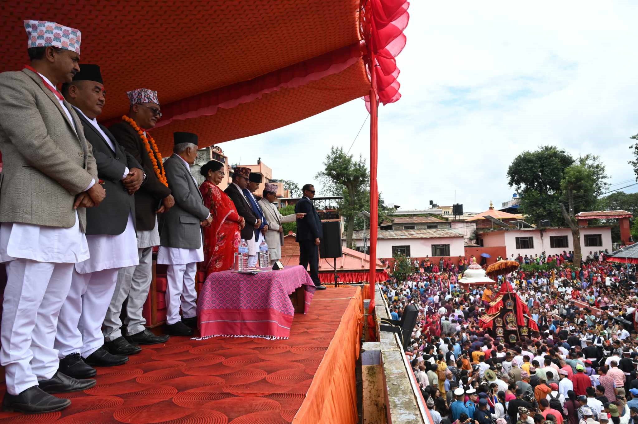 राष्ट्रपति पौडेलद्वारा पाल्पाको ऐतिहासिक भगवती रथजात्रा अवलोकन