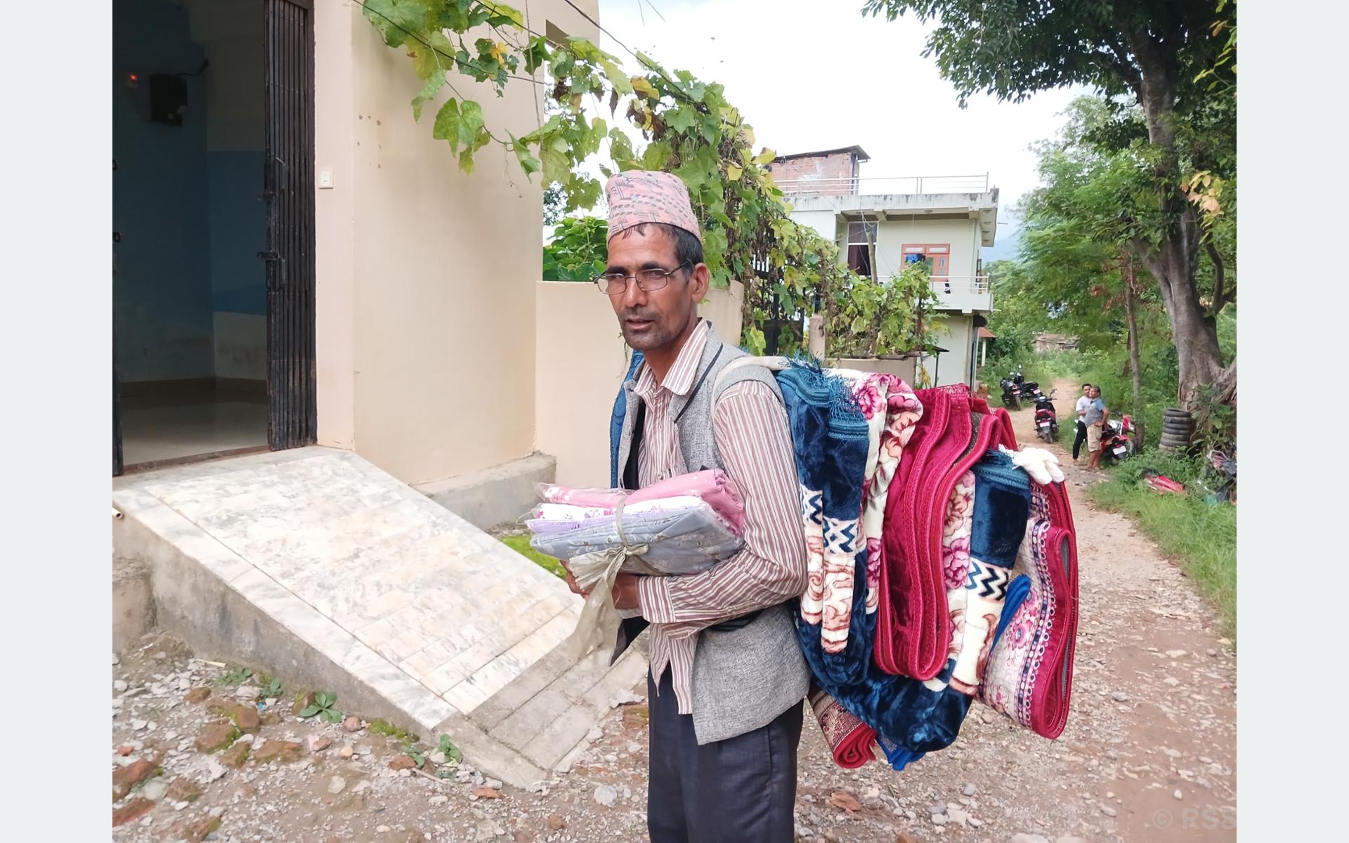 घुमन्ते व्यापारमा रमाएका ‘काफ्ले बा’