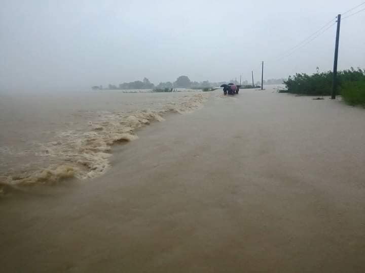 खोलाले बगाएर तीन जना बेपत्ता