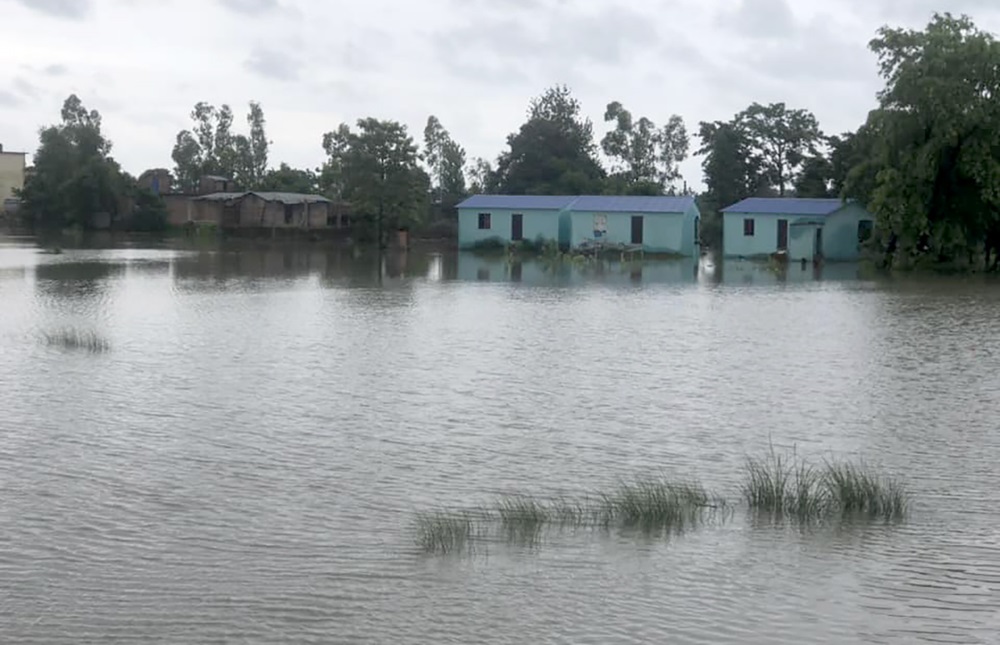 कैलालीमा बाढीः छ सय ३६ जनालाई सुरक्षित स्थानमा सारियो