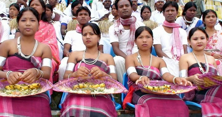 थारू समुदायको अटवारी पर्वः दिदीबहिनीका लागि व्रत लिएर मनाइँदै