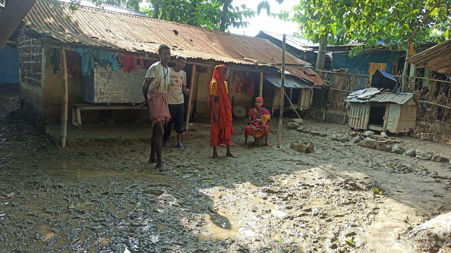 राहत सामग्री नपाएको बाढीपीडितको गुनासो, भोकभोकै बस्न बाध्य