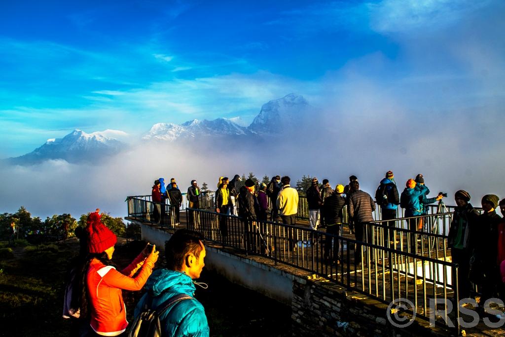 दसैंपछि घोडेपानी र पुनहिलमा पर्यटक बढे