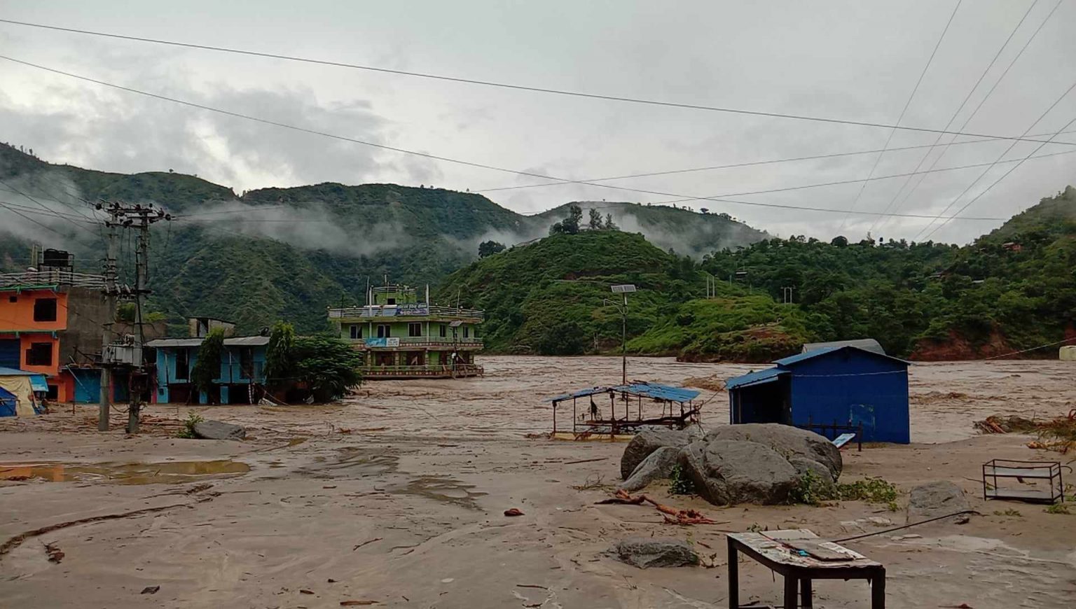 बाढीपहिरोमा परी हालसम्म दुई सय ४४ जनाको मृत्यु