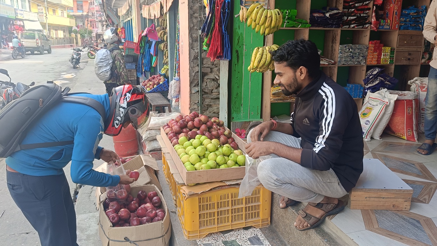 दशैंलाई कोसेली मुस्ताङी स्याउ