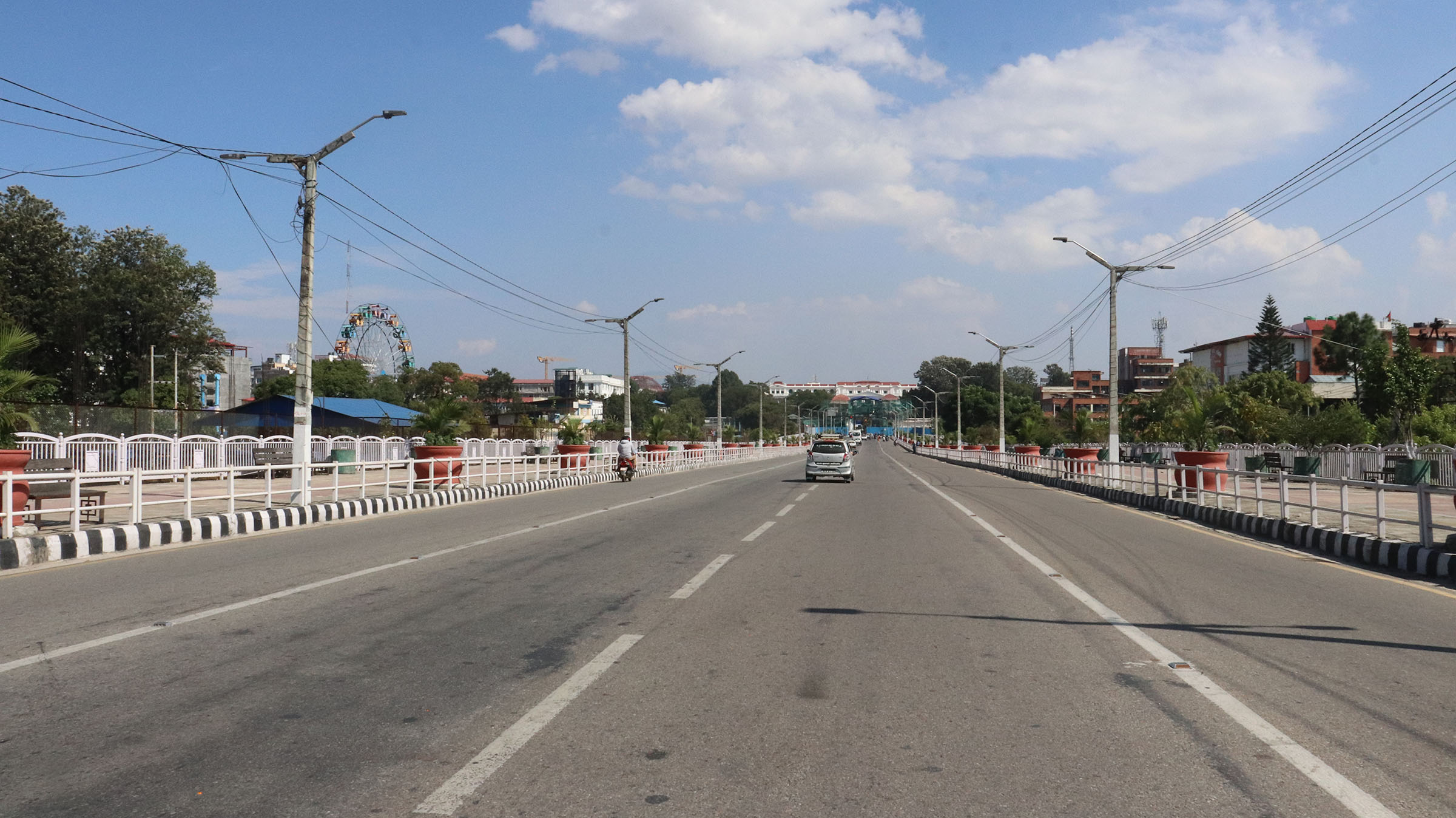 सर्वसाधारण शहरबाट गाउँ फर्किएसँगै सुनसान काठमाडौं