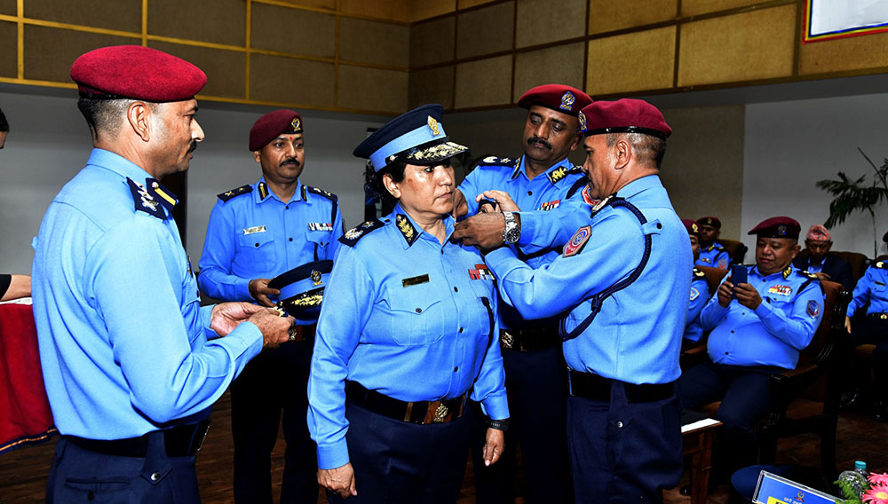 प्रहरी अतिरिक्त महानिरीक्षकद्वयलाई दर्ज्यानी चिन्ह प्रदान