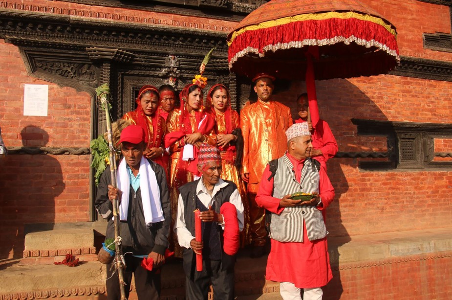 गोरखा दरबारको दशैंघरमा फूलपाती भित्र्याइयो