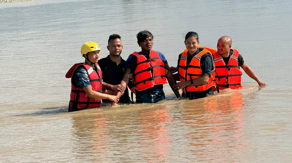 राप्ती नदीमा हाम फालेका व्यक्तिको सकुशल उद्धार