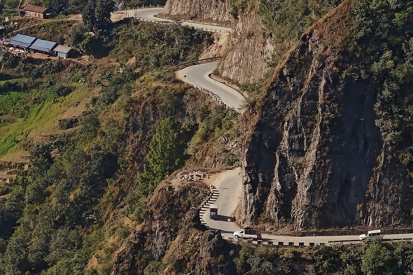 मनोरम दृष्यावलोकन गर्दै कान्ति राजपथको यात्रा (तस्बिर)