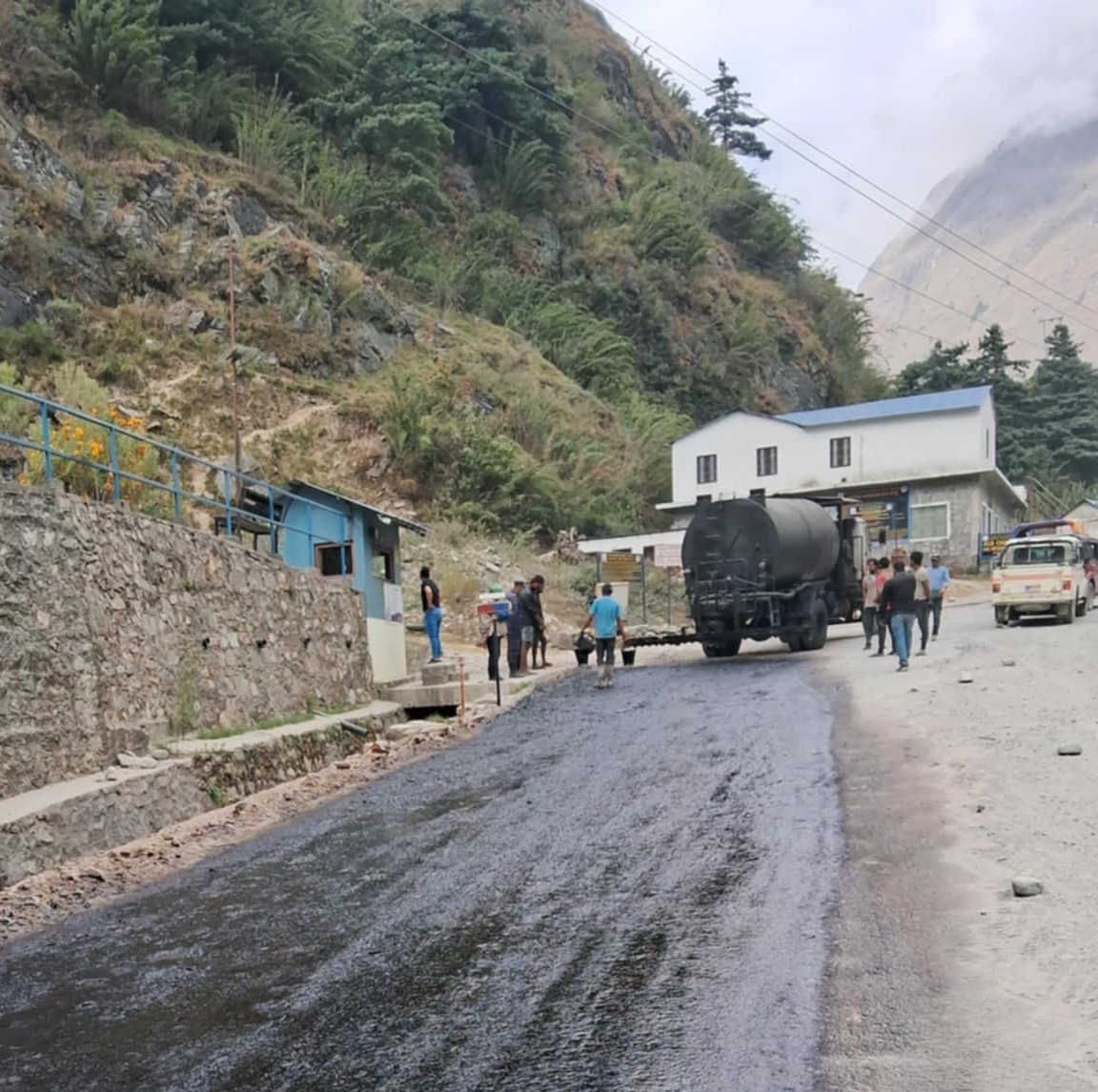 कालीगण्डकी करिडोरः म्याग्दीको दाना खण्डमा धमाधम कालोपत्र हुँदै