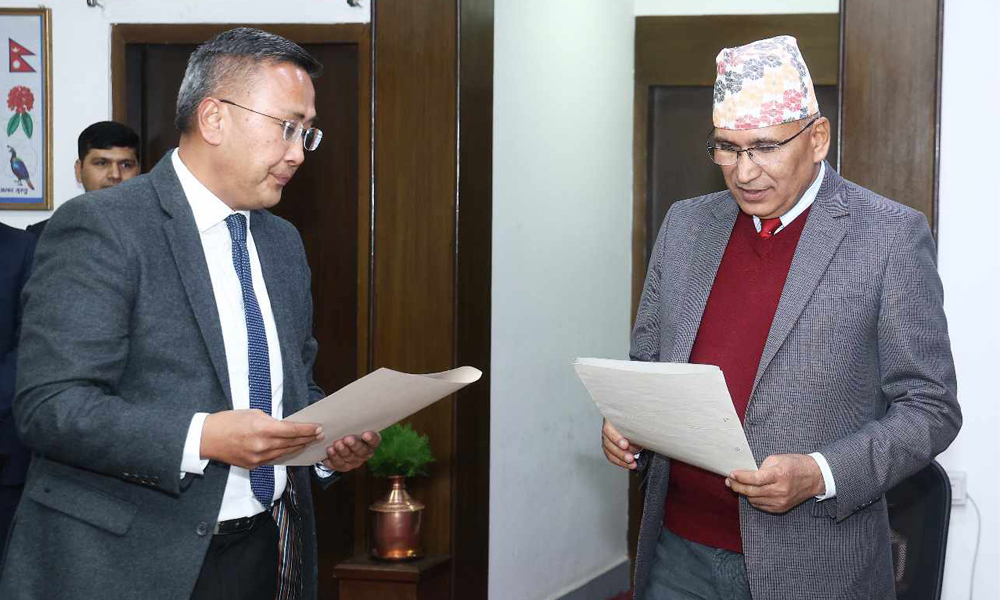 नेपाल धितोपत्र बोर्ड अध्यक्ष श्रेष्ठद्वारा शपथ ग्रहण