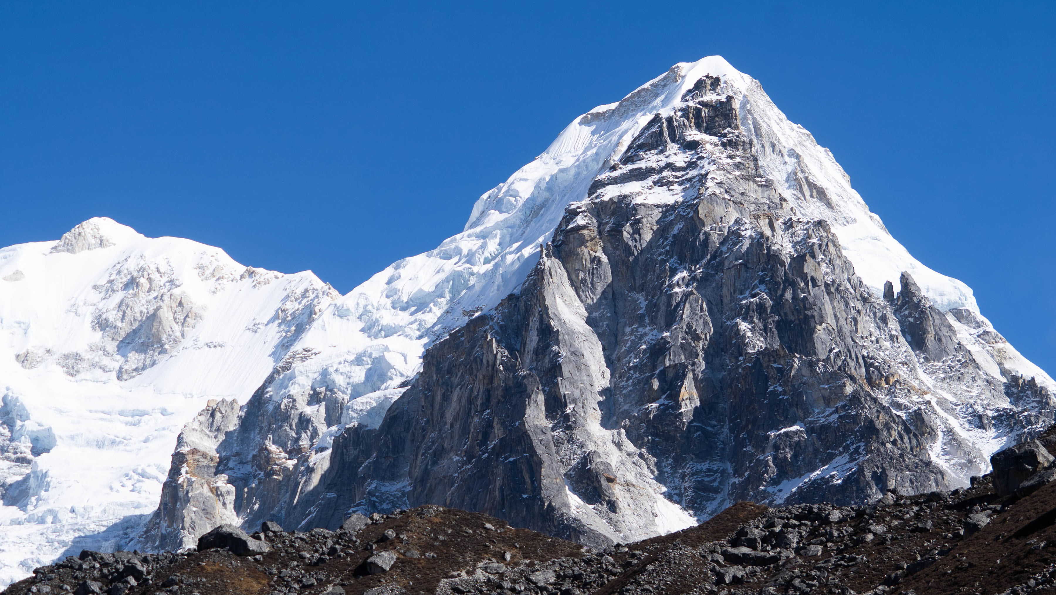 राथोङ पिक हिमालकाे मनमोहक दृश्य