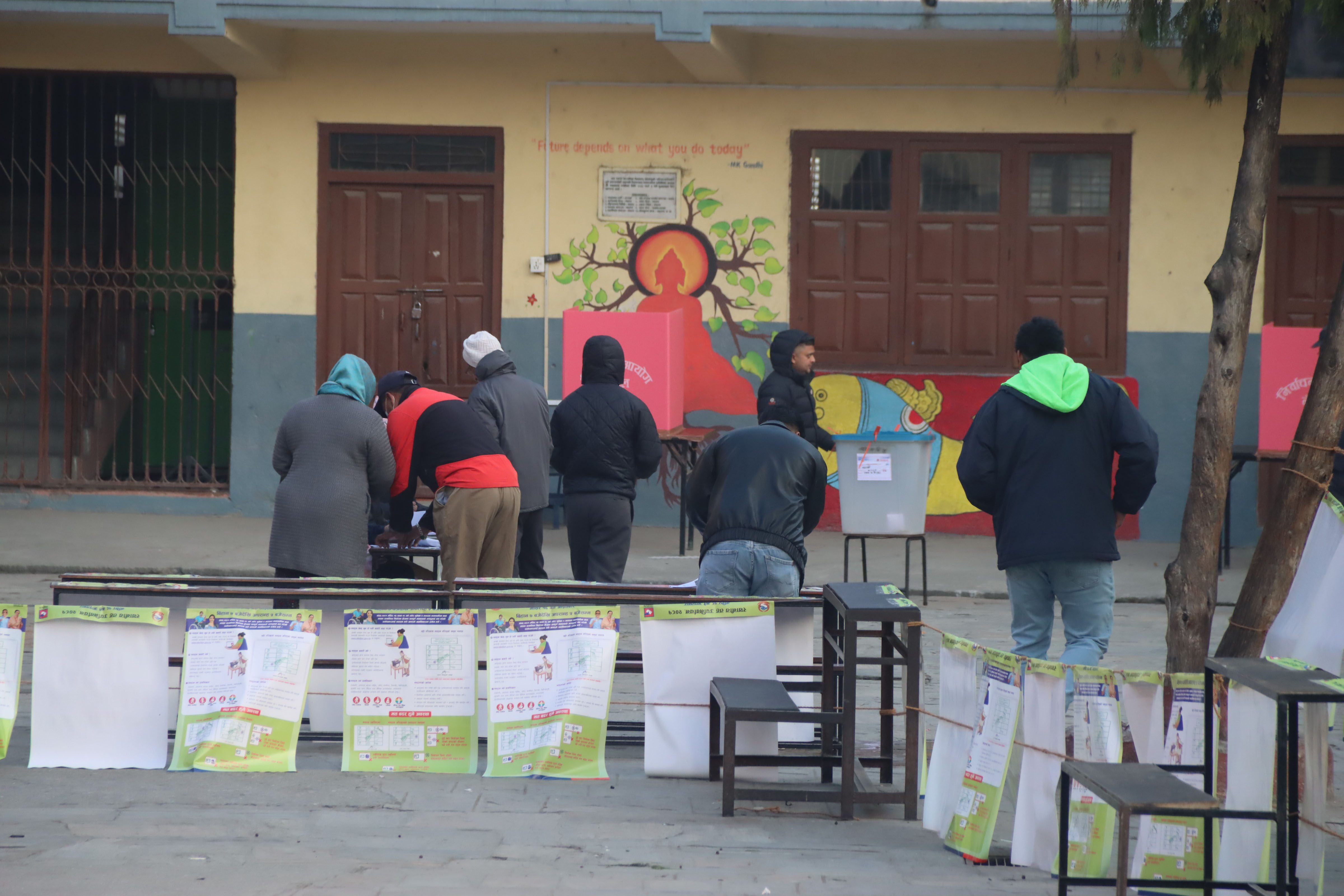 स्थानीय तह उपनिर्वाचनः ४१ पदका लागि मतदान जारी