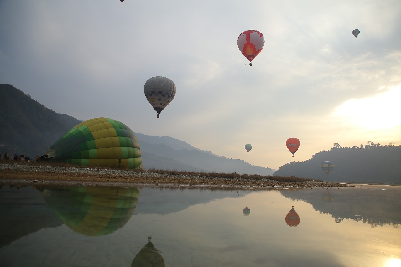 पोखरामा बेलुन महोत्सव (फोटोफिचर)