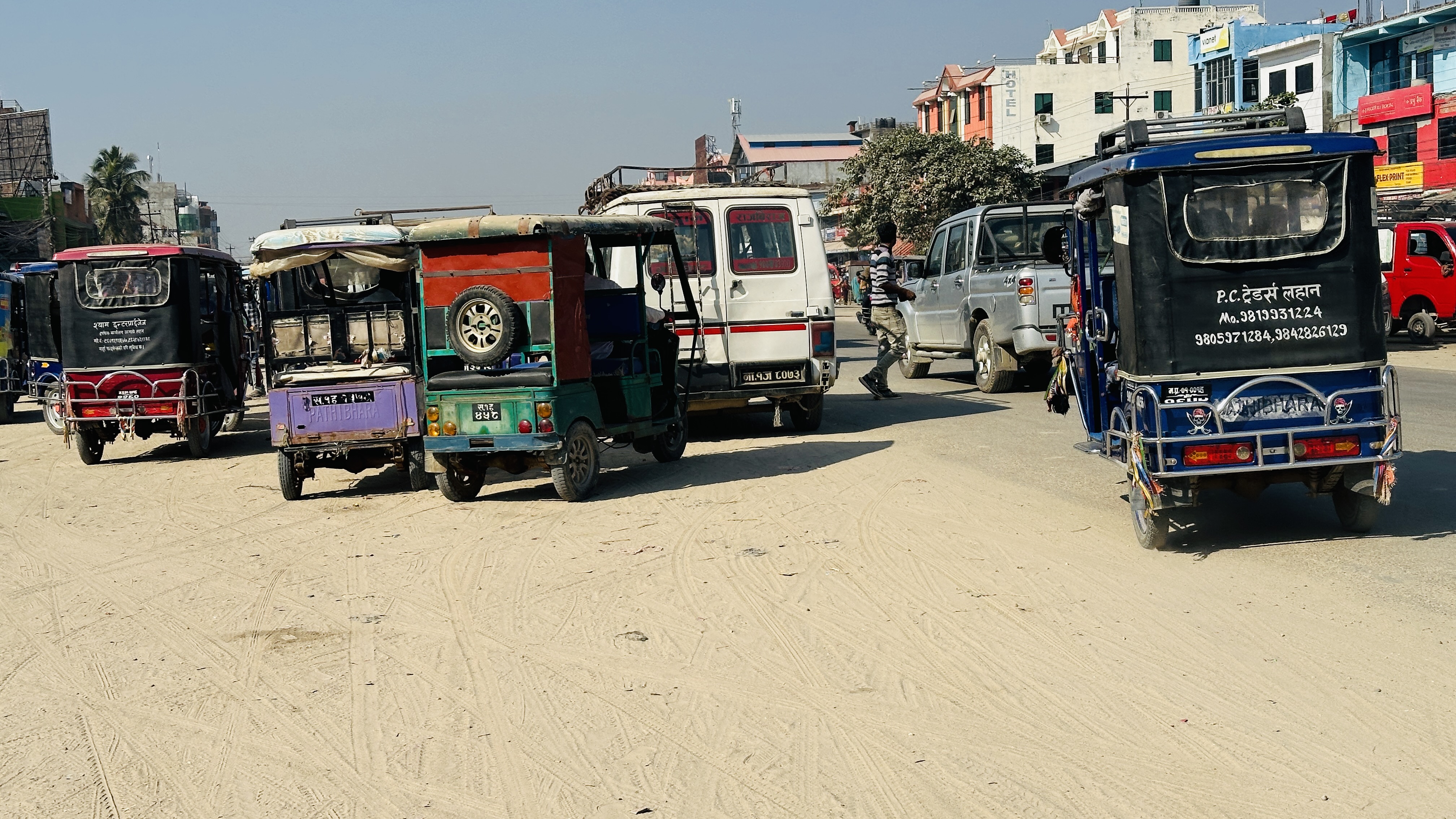 लहानमा अटो रिक्साको संख्याबृद्धि हुन थालेपछि ट्राफिक व्यवस्थापनमा समस्या