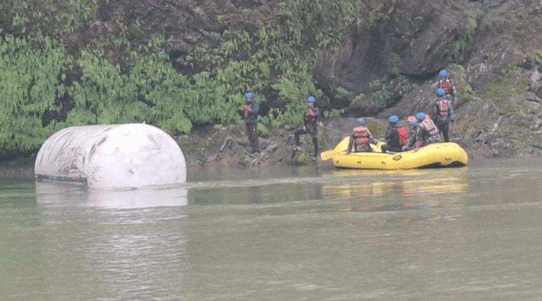 कृष्णभीरमा ग्यास बुलेट दुर्घटनामा बेपत्ता चालक र सहचालक खोज्न गोताखोर परिचालन