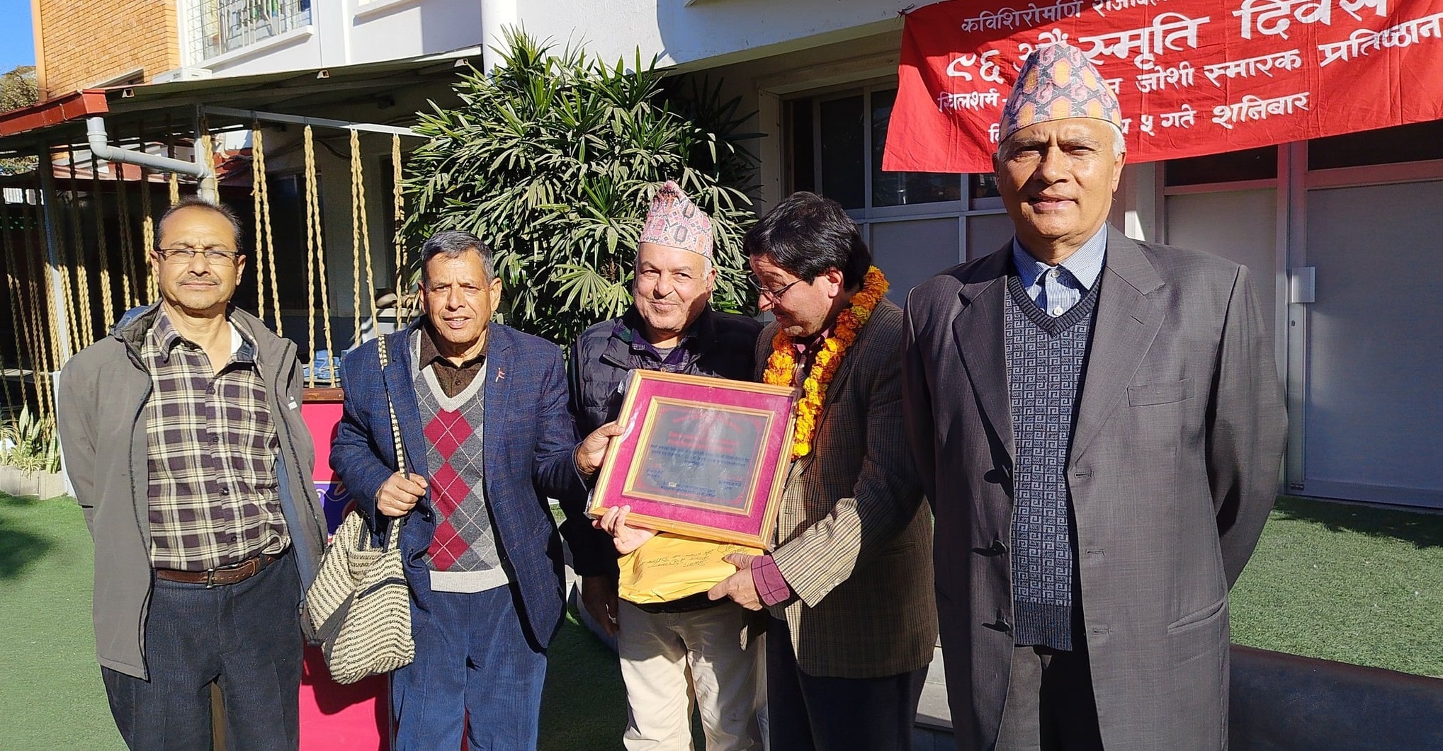 वरिष्ठ स्रष्टा गोपी मैनाली पुरस्कृत