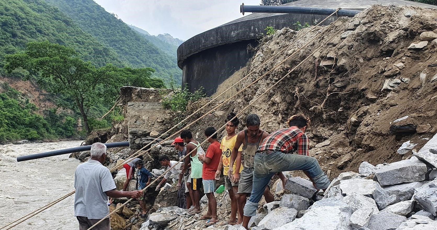 बाढीले खानेपानीका स्रोतमै क्षति पुर्‍याउँदा समस्या