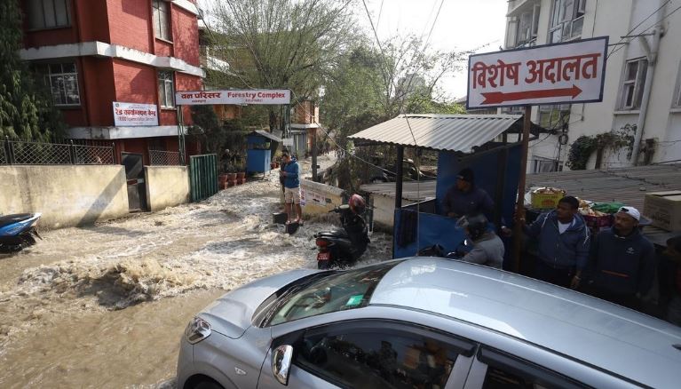 जलमग्न बन्यो बबरमहल, विशेष अदालतलगायत कार्यालय डुबानमा