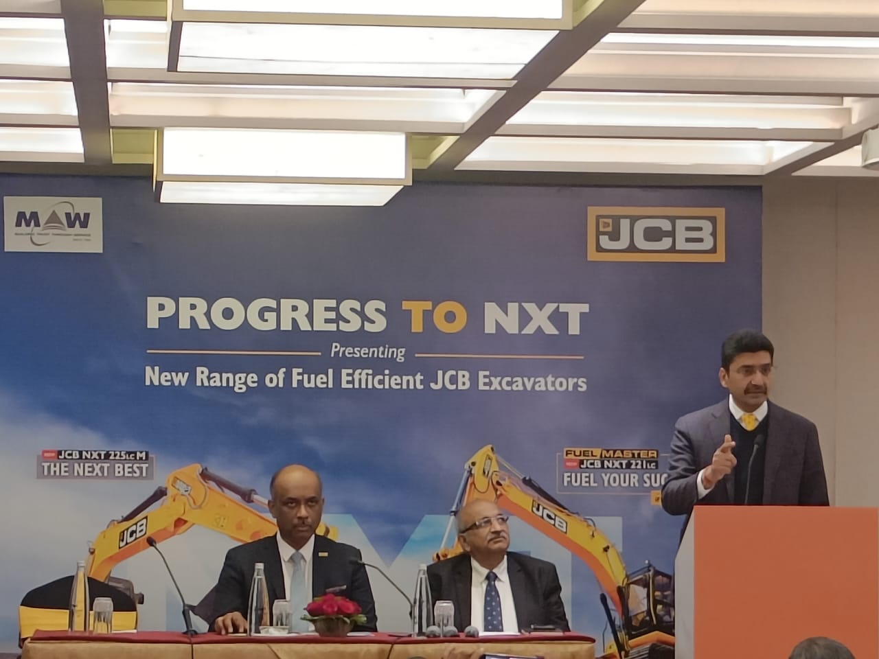 एमएडब्लू अर्थमुभर्सले नेपालमा JCB NXT सिरिजका मेकानिकल एक्साभेटरहरू सुरू गर्ने