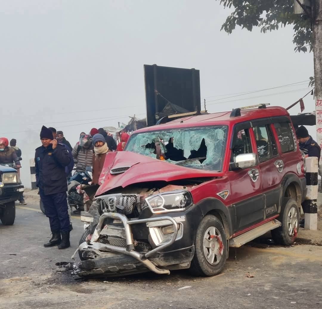 ट्रक र स्कार्पियो ठोक्किँदा ५ जना  घाइते