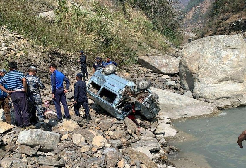 भक्तजन सवार गाडी कालीगण्डकीमा खस्यो