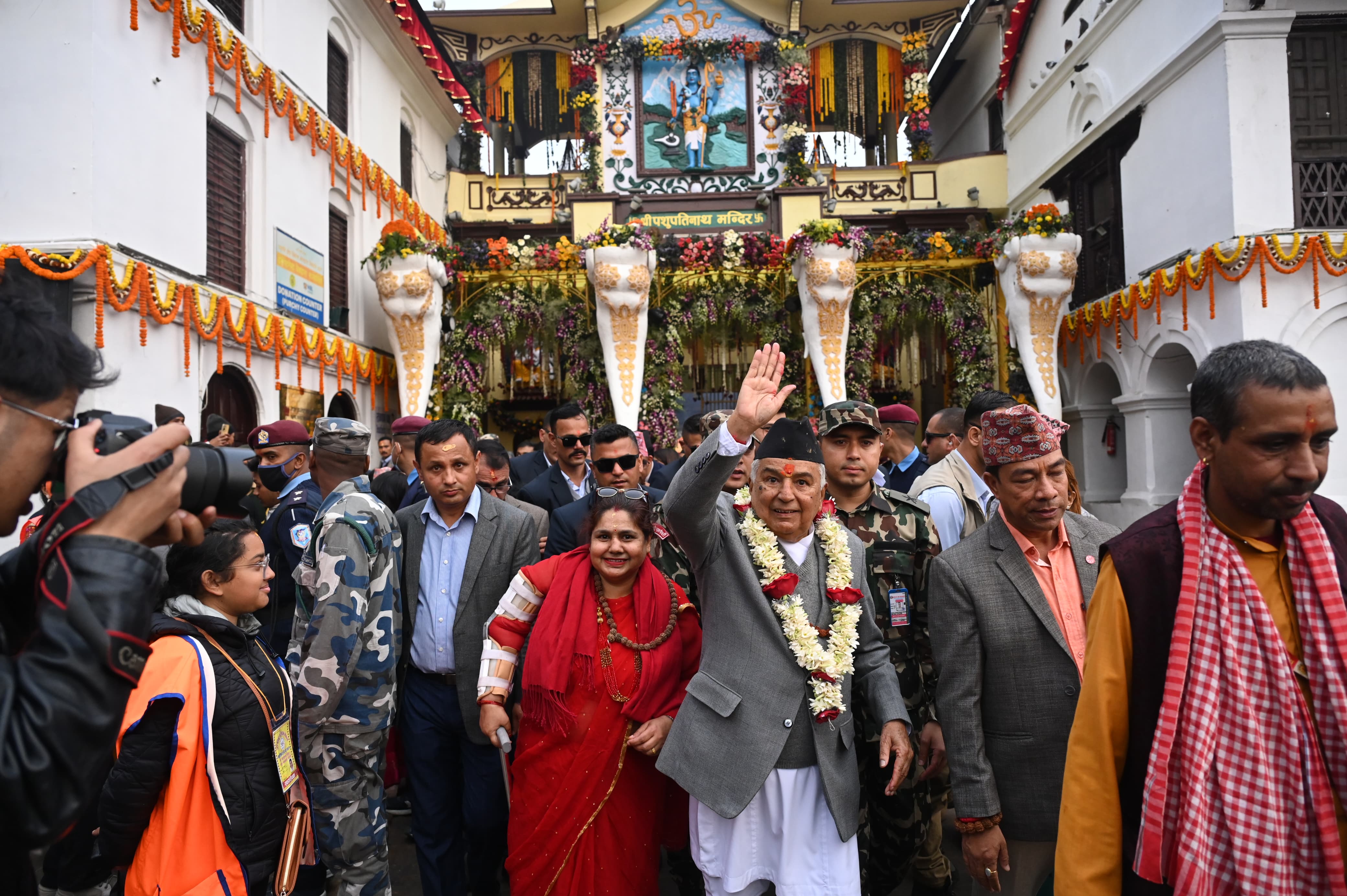 राष्ट्रपति पौडेलद्वारा पशुपतिनाथमा पूजाआराधना एवं दर्शन