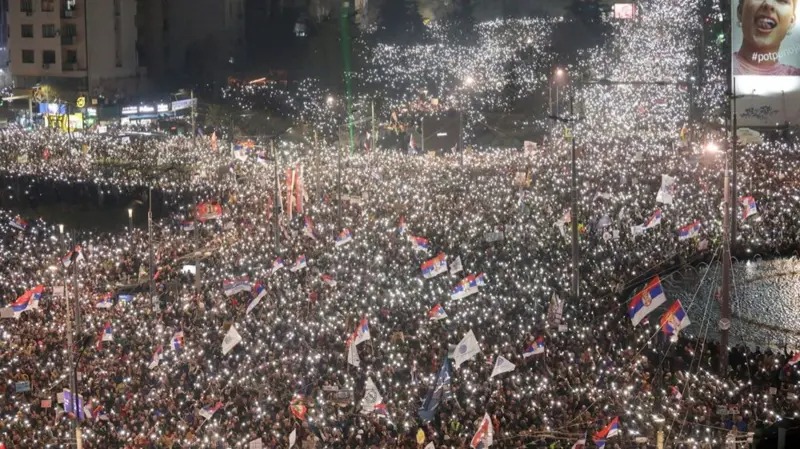 सर्बियामा सरकार विरुद्ध विशाल जनप्रदर्शन, ३ लाखभन्दा बढी मानिसहरू सडकमा