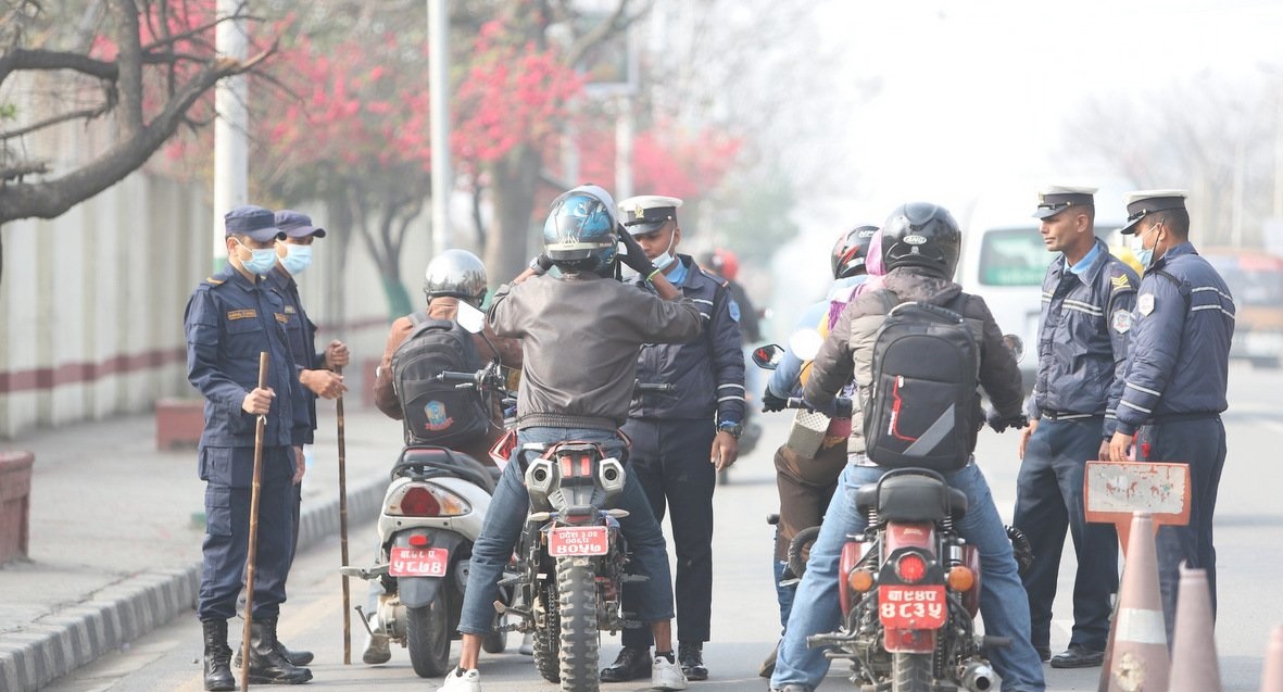 काठमाडौं उपत्यकाका १२० बढी स्थानमा चेकिङ, १२ जना पक्राउ