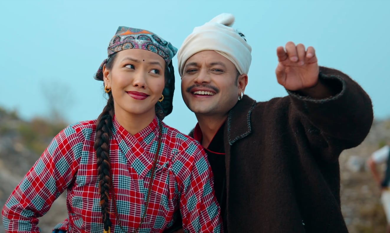 ‘जानै लाग्यो वैँश रिमई’ भन्दै आए हेमन्त र लक्ष्मी