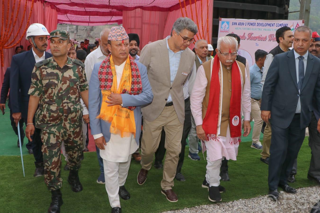 ऊर्जामन्त्री खड्का र भारतीय समकक्षीद्वारा अरुण तेस्रो आयोजनाको अवलोकन