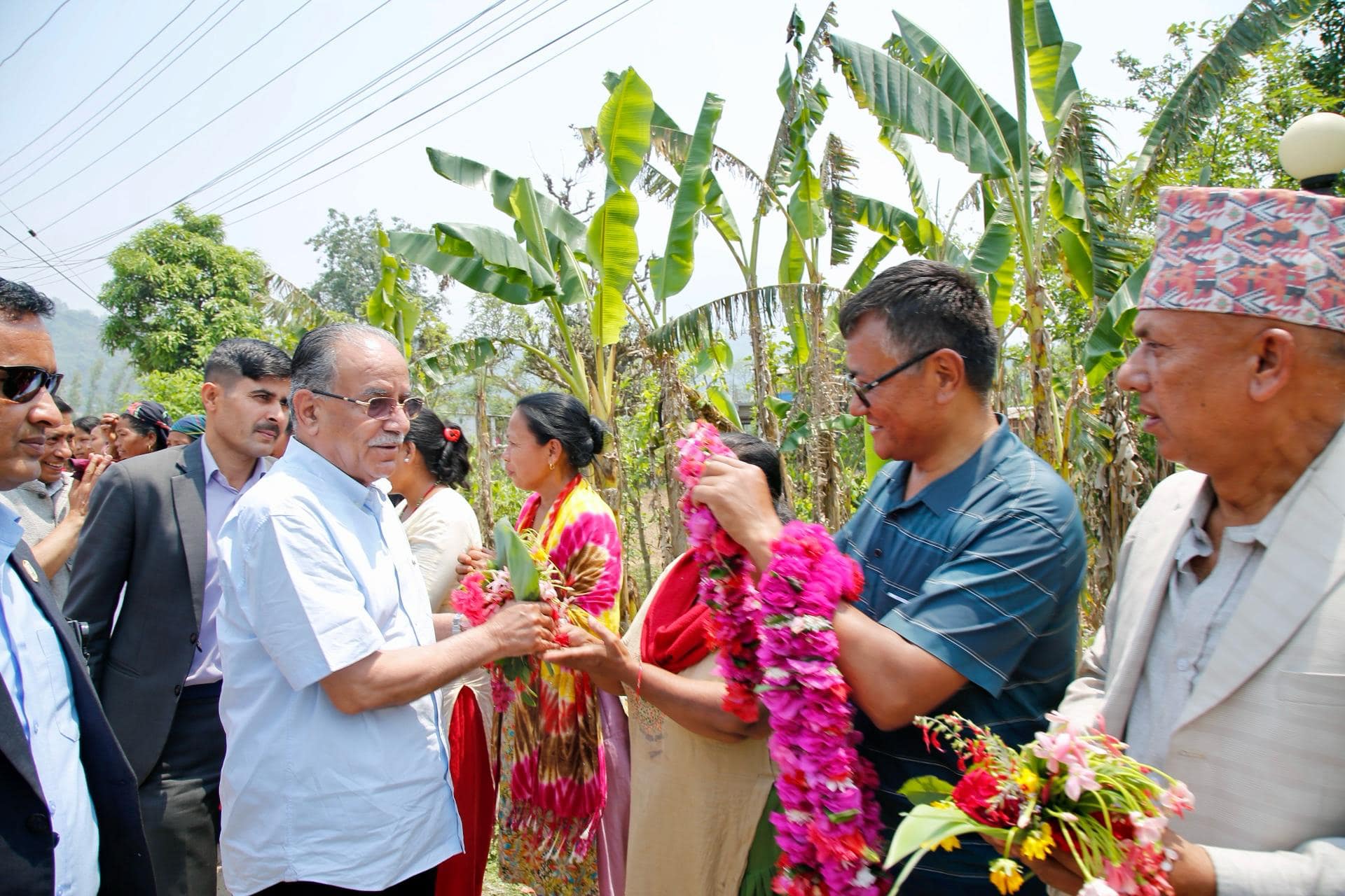 प्रचण्ड गोर्खामा, सहिद परिवारसँग भेटघाट र भूकम्प स्मृति कार्यक्रममा सहभागिता हुने
