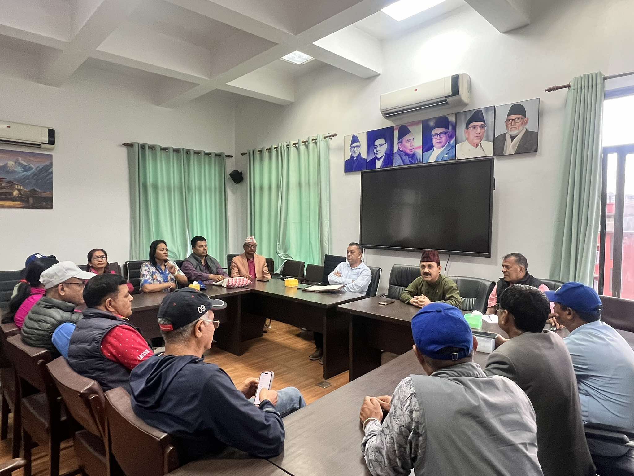 शिक्षकको माग सम्वोधन गराउन गगन थापा र विश्वप्रकाशले लिए पहलकदमी