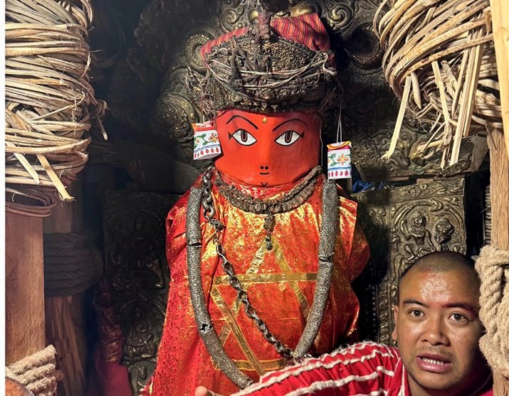 ‘वर्षा र सहकालका देवता’ रातो मच्छिन्द्रनाथको रथारोहण