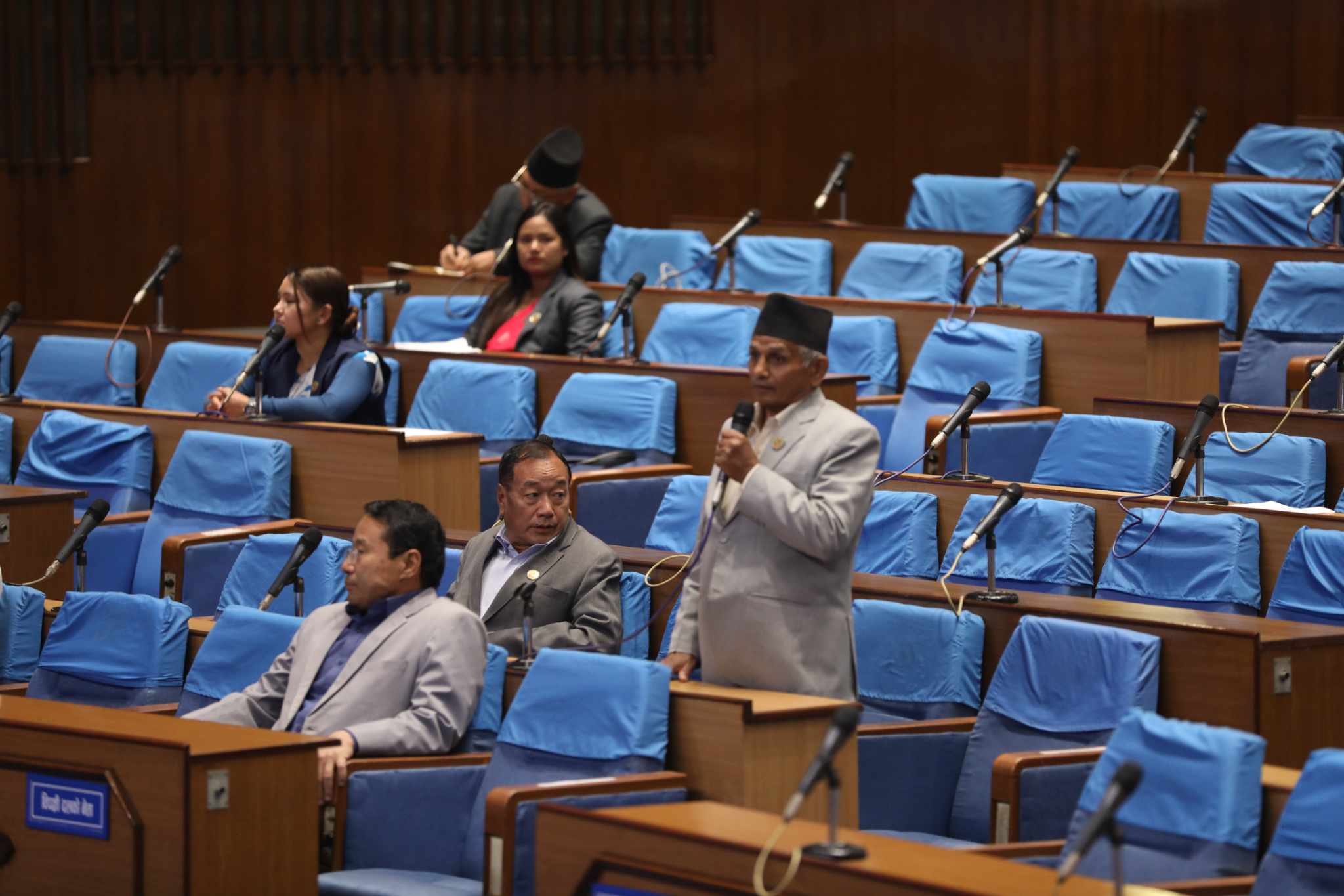 प्रतिनिधिसभा बैठक सुरू हुने बितिक्कै प्रतिपक्षी दलको बिरोध