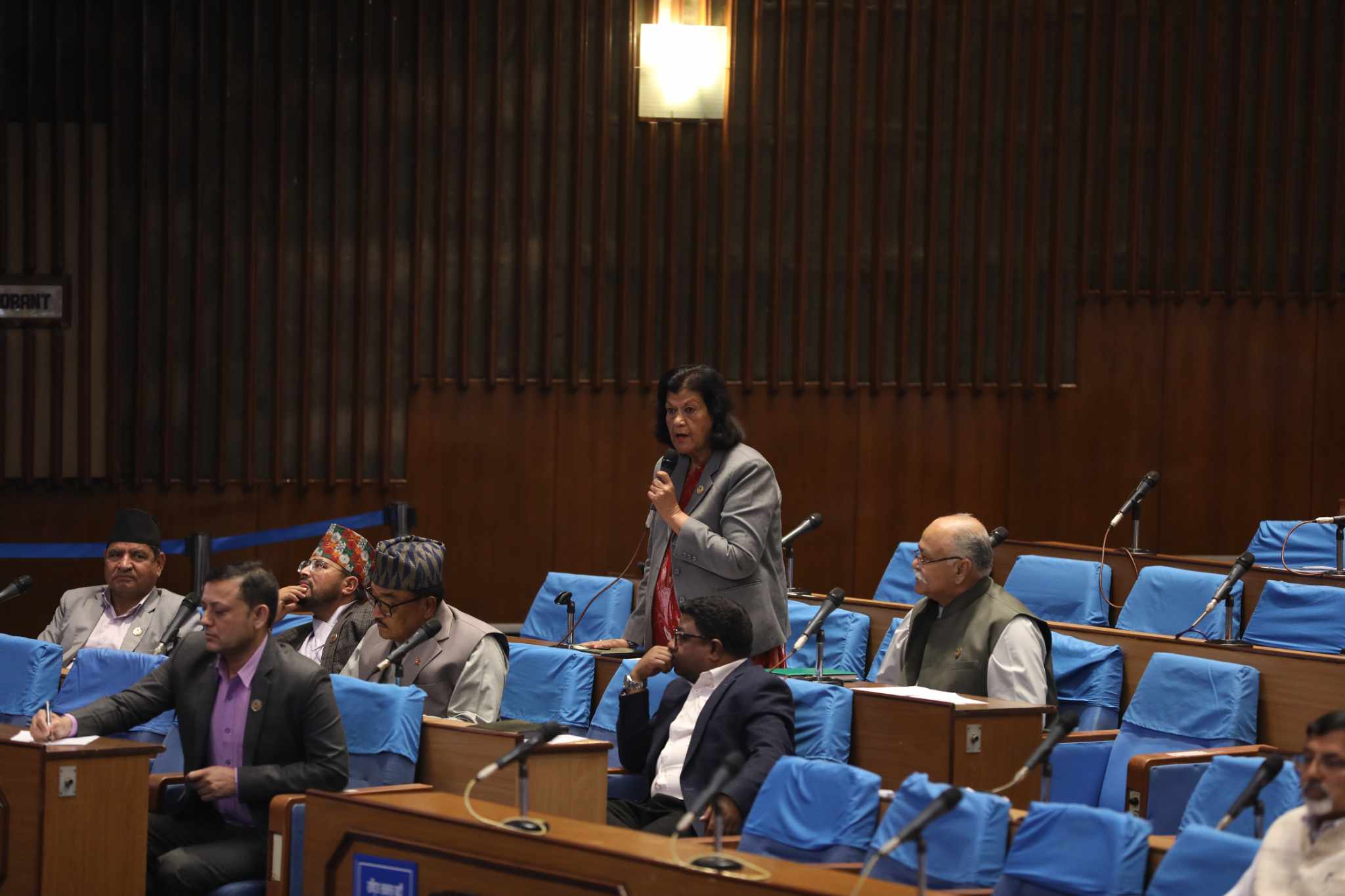 शिक्षकलाई विद्यालय फिर्ताको वातावरण बनाउन सांसदको माग