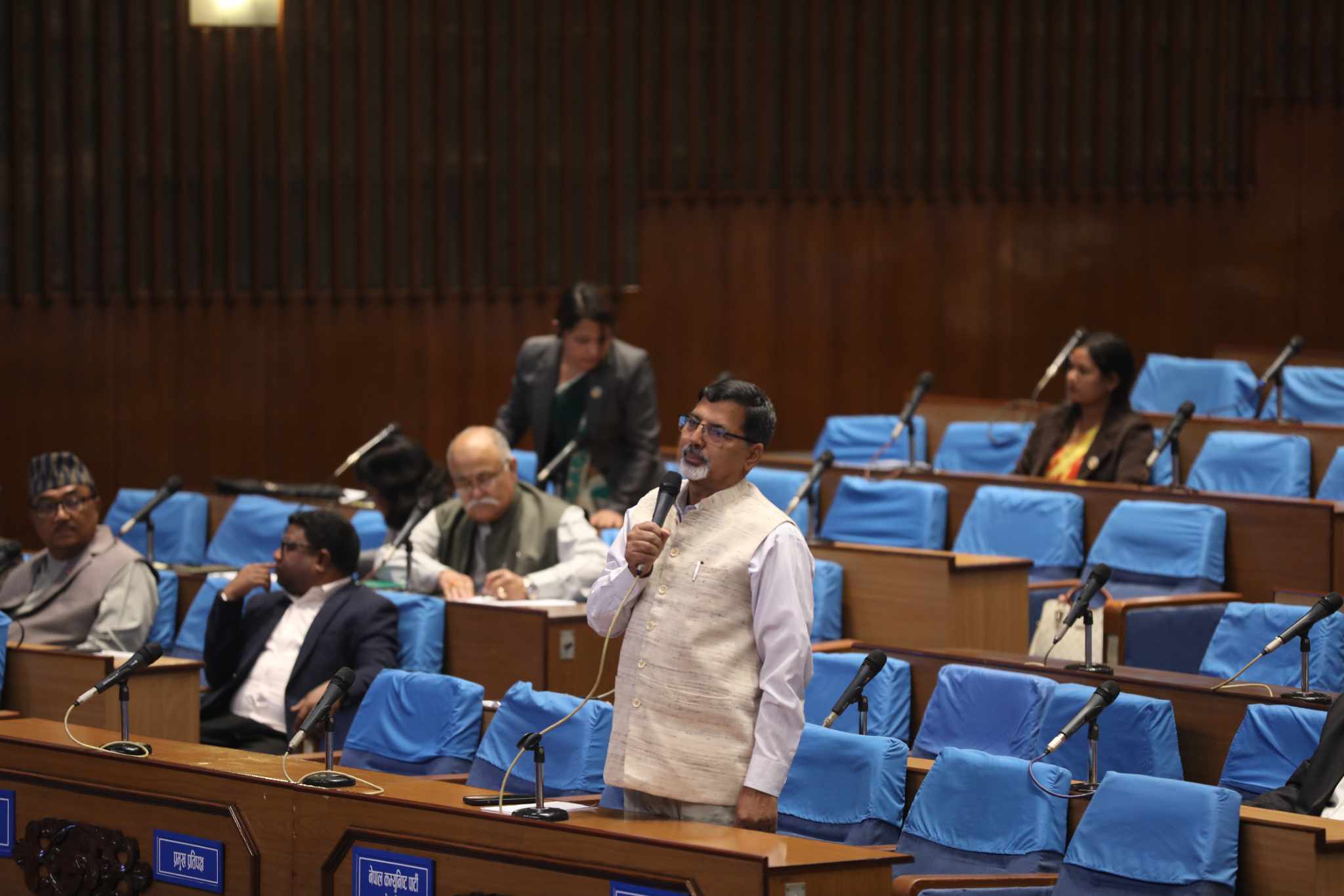 शिक्षकको आन्दोलनमा सरकारले दमन गरेको भन्दै संसदमा विपक्षीको विरोध
