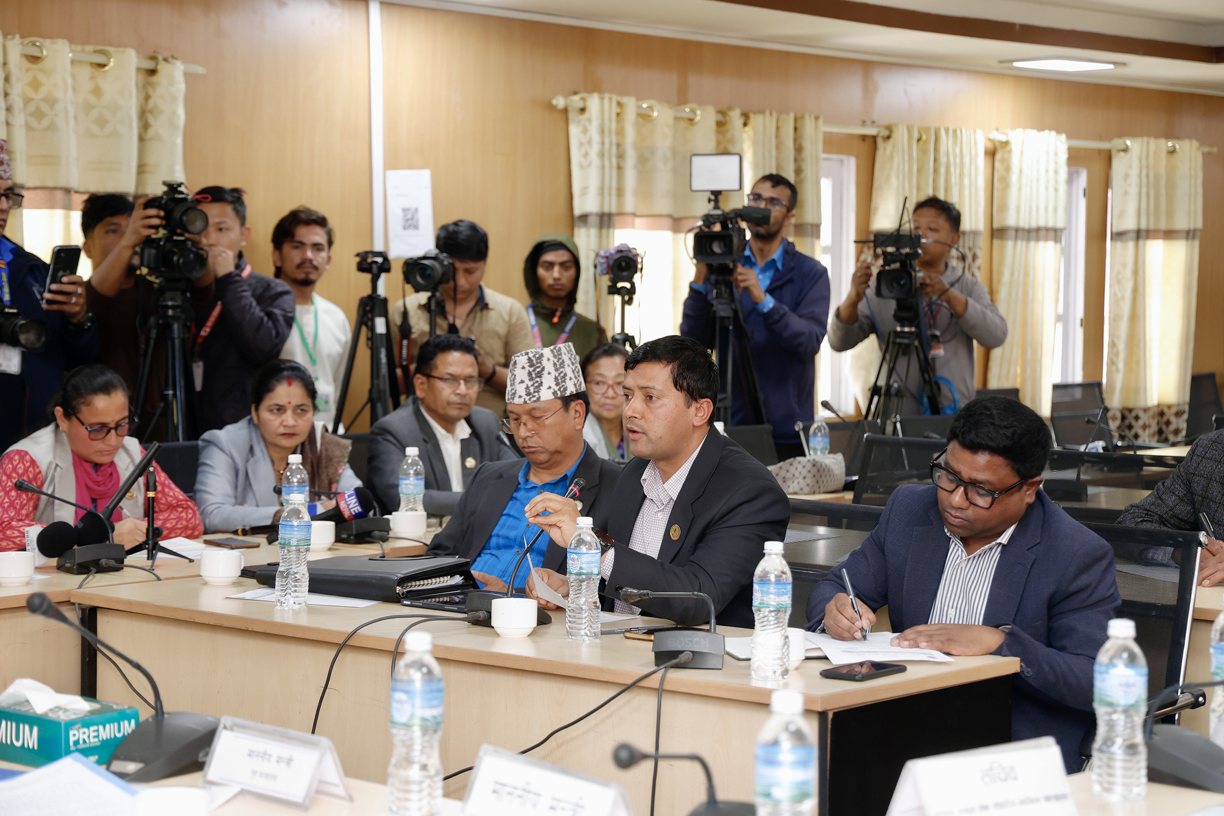 चैत्र १५ गतेको घटनामा पूर्वराजालाई संसदीय समितिमा बोलाउन सुझाव