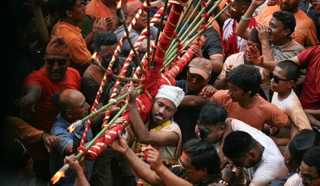 सुजनले छेडाए तेस्रो पटक जिब्रो