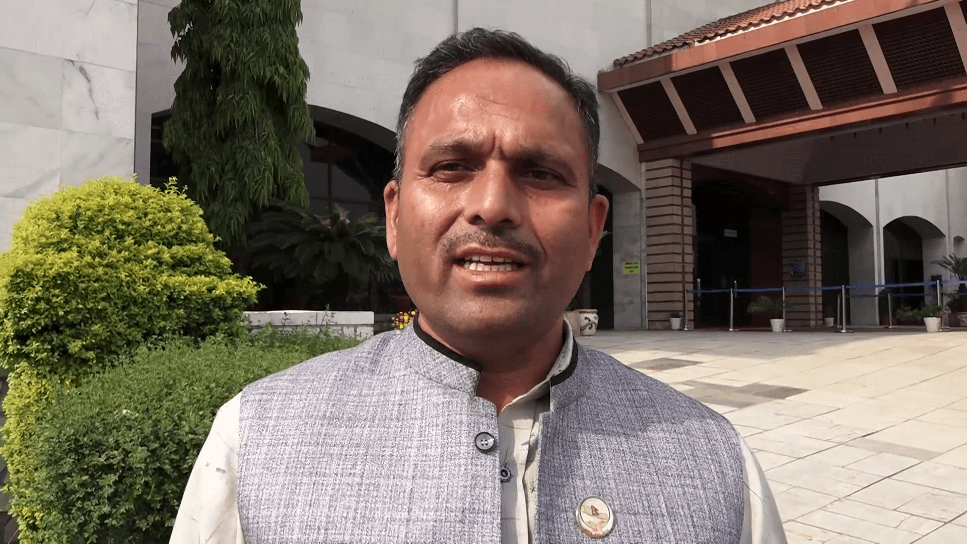 शिक्षकमाथि दमन गरेर सरकारले निरंकुशता देखायो : लेखनाथ दाहाल