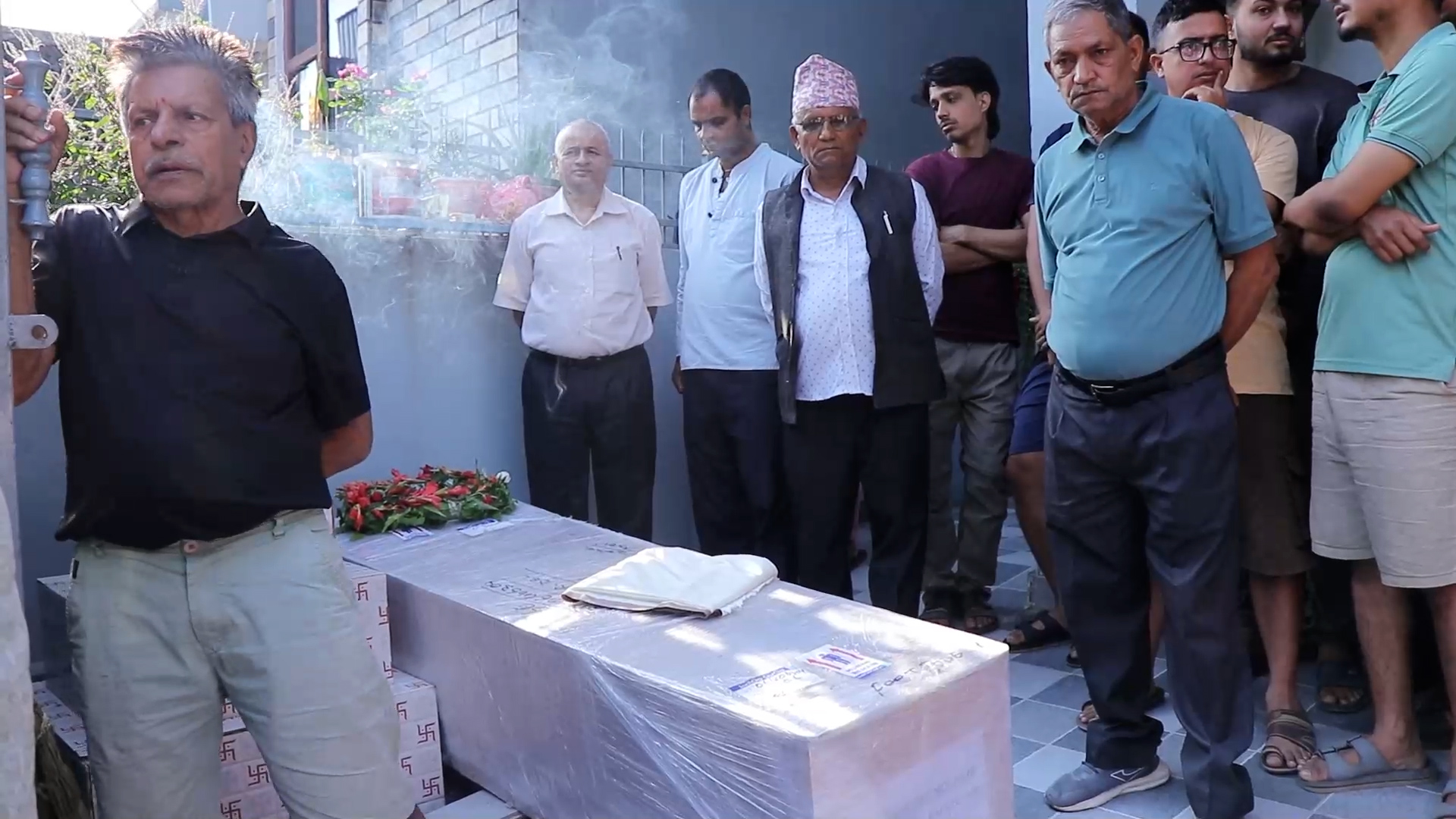 आतंकवादी आक्रमणमा मृत्यु भएका  सुदीप न्यौपानेको त्रिवेणीमा अन्तेष्टि