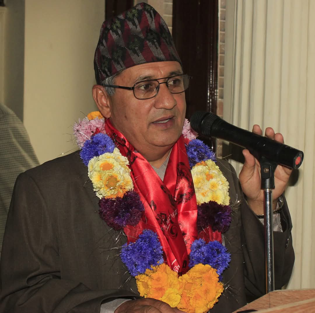 सेवा लिनका लागि लाइनमा बस्नुपर्ने परिस्थितिको अन्त्य गर्नुपर्छः भीमप्रसाद आचार्य